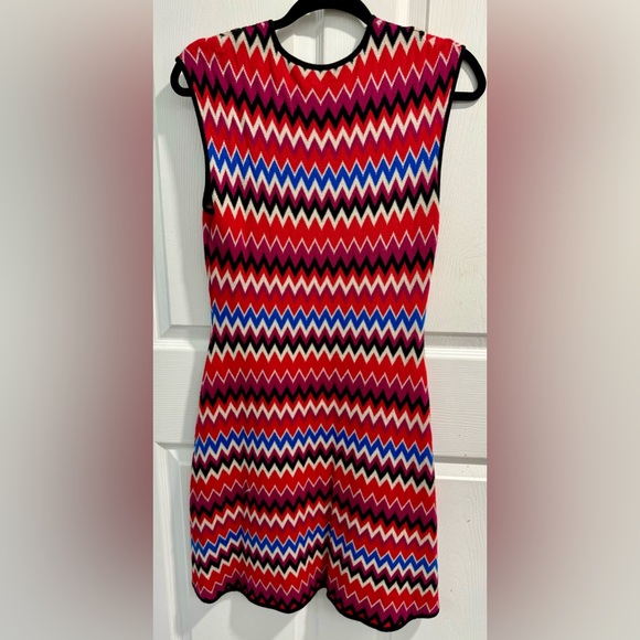 EUC New York & Co. Eva Mendes Collection Phoebe Zig Zag Sweater Dress. Size SP. - Picture 4 of 5